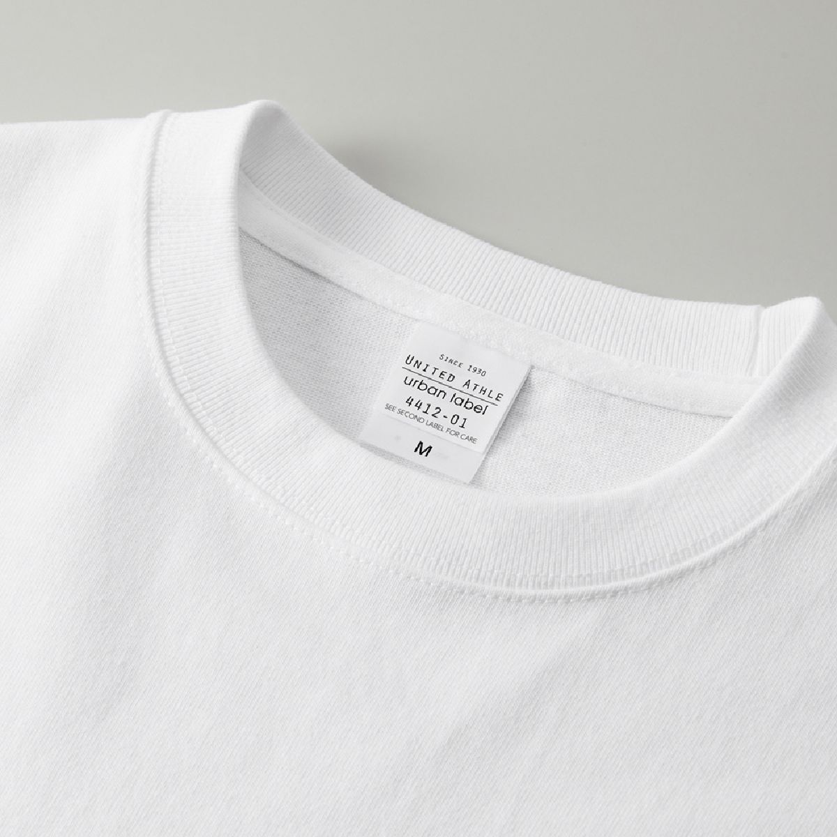 The neck ribs are made of durable double stitching