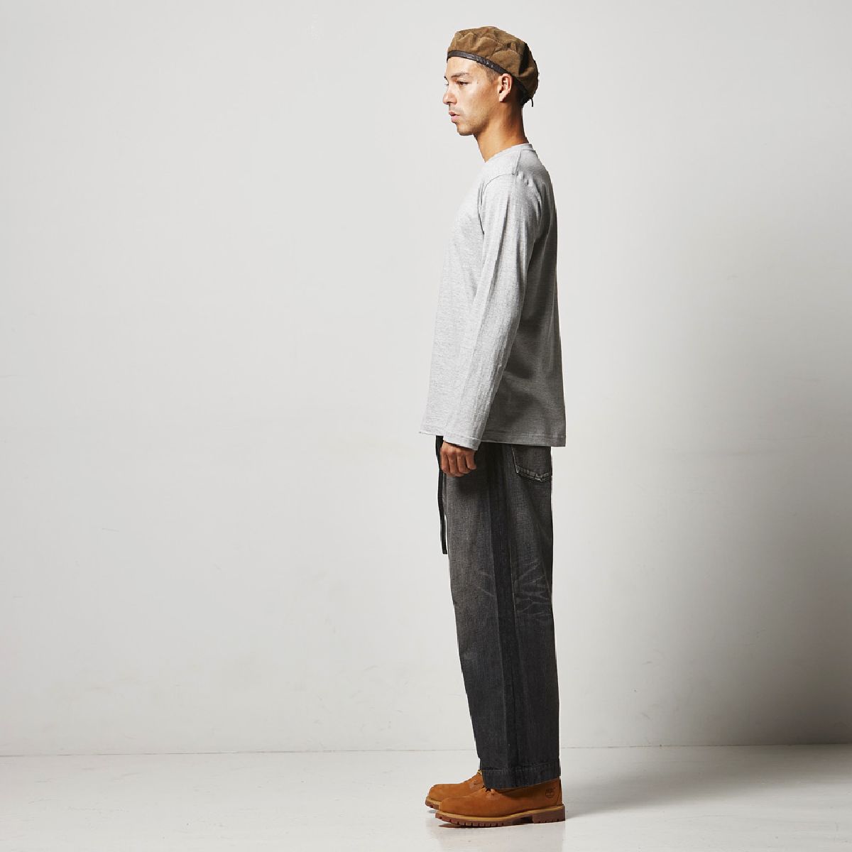 Height 182cm L size side silhouette