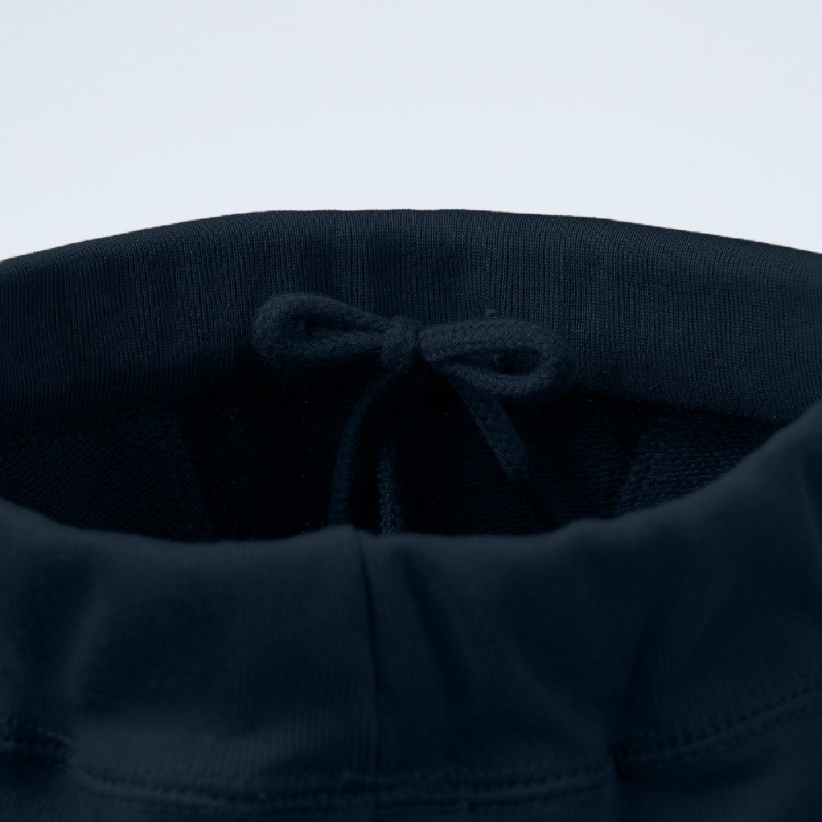 The waist has a round string, and inner specifications that take safety into account (Style No.5017-01 is outside)