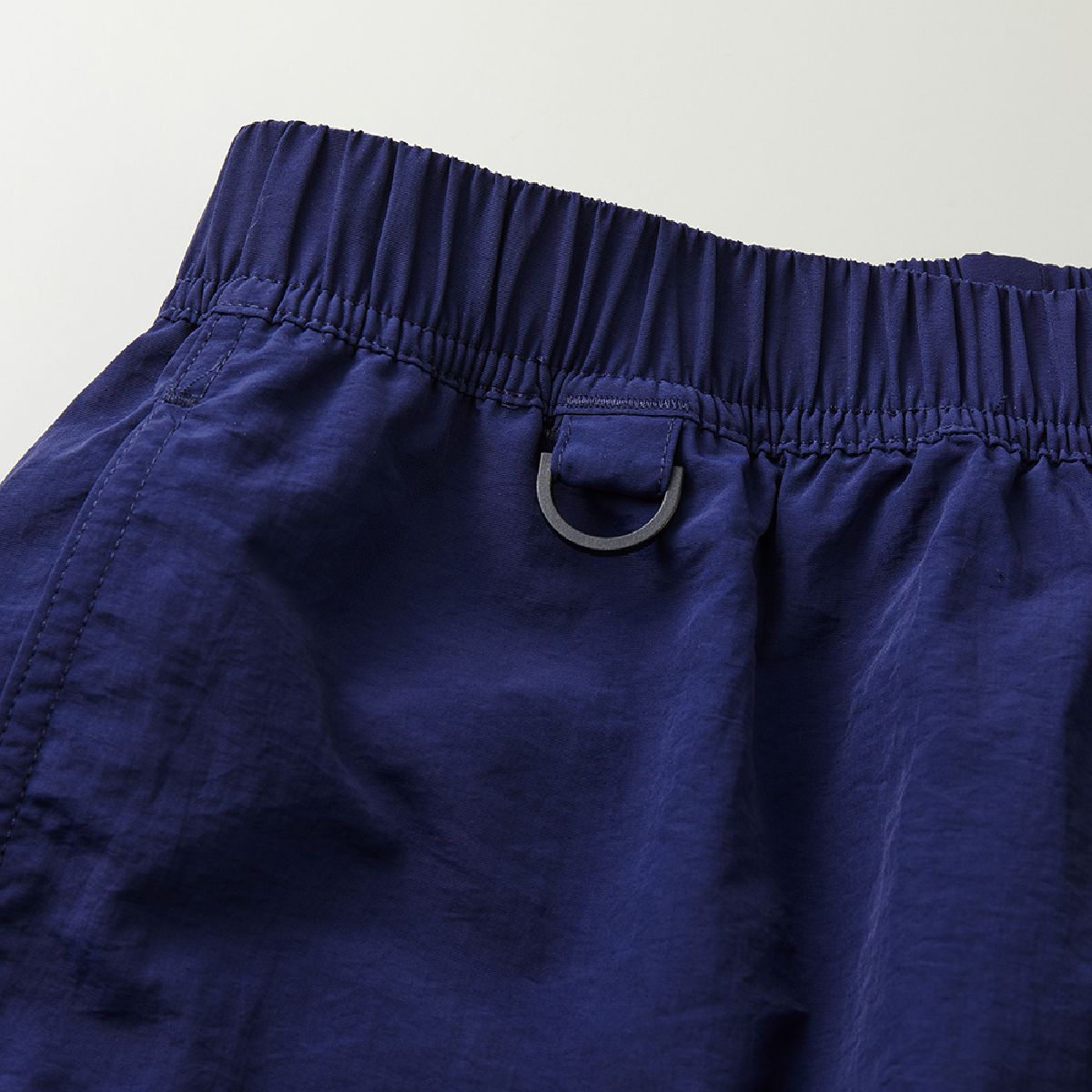 The front has a convenient resin D -can