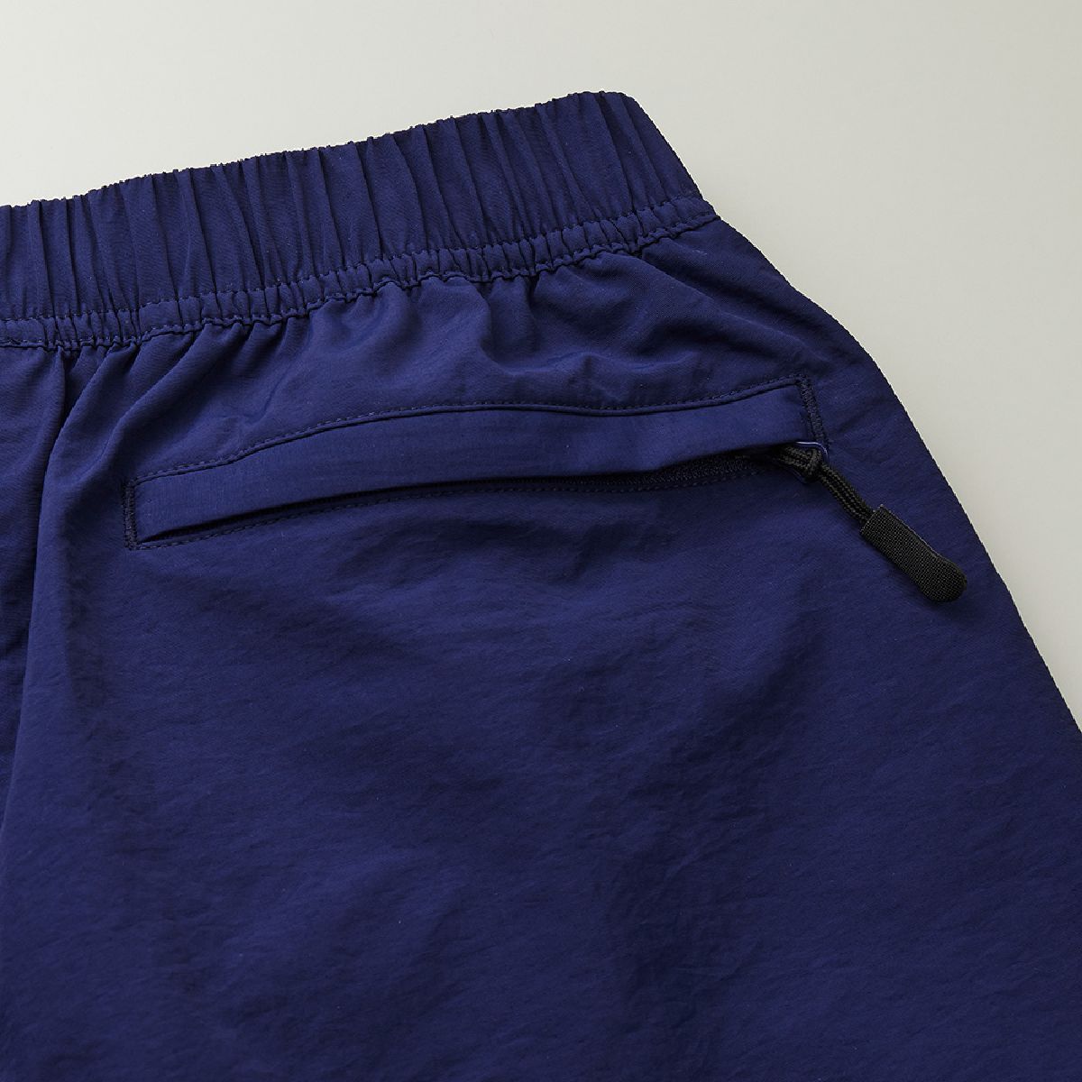Hip pocket with one -ball edge specification (right side only)