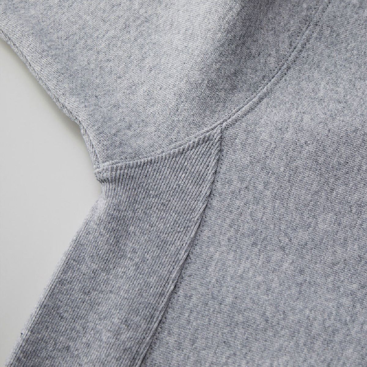 The fabric of the body is stealed and the side panel is the side panel specification