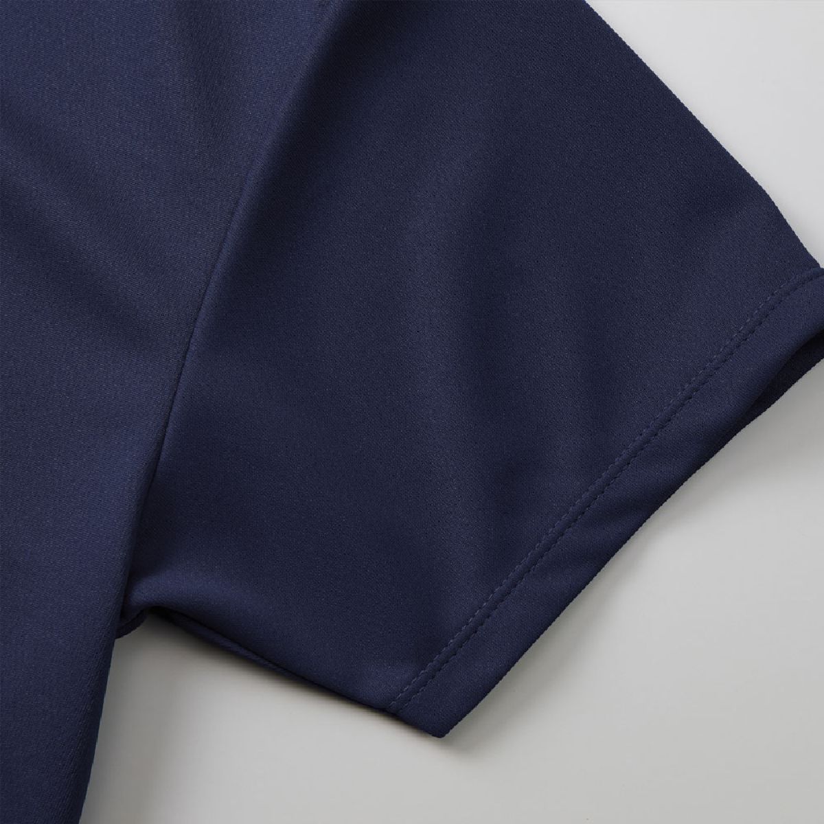 HEM is shortened, and the stitch interval is 3mm to produce femininity.