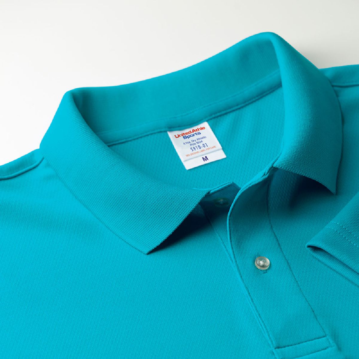 The collar is solid rib specification