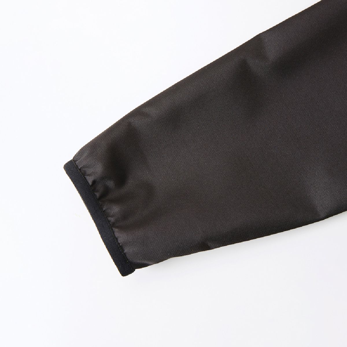 United Athle 7061-01 Micro Ripstop Staff Jacket 12 The cuffs are stretched binder specifications that fit your wrist