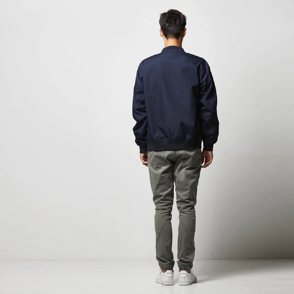 Height 182cm L size Buck silhouette