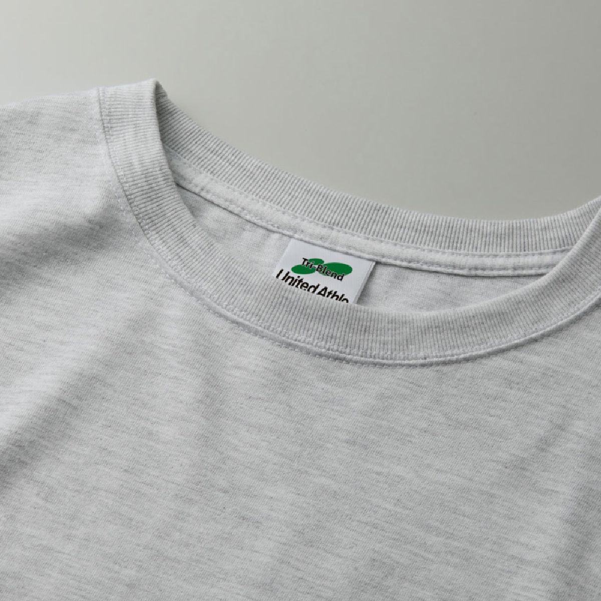 The neck rib is durable double stitch