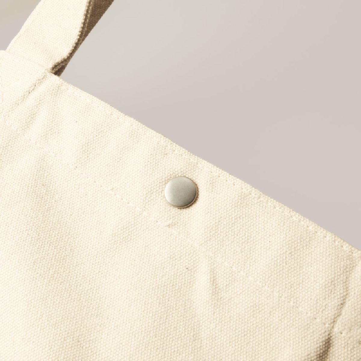 The snap buttons are all silver.