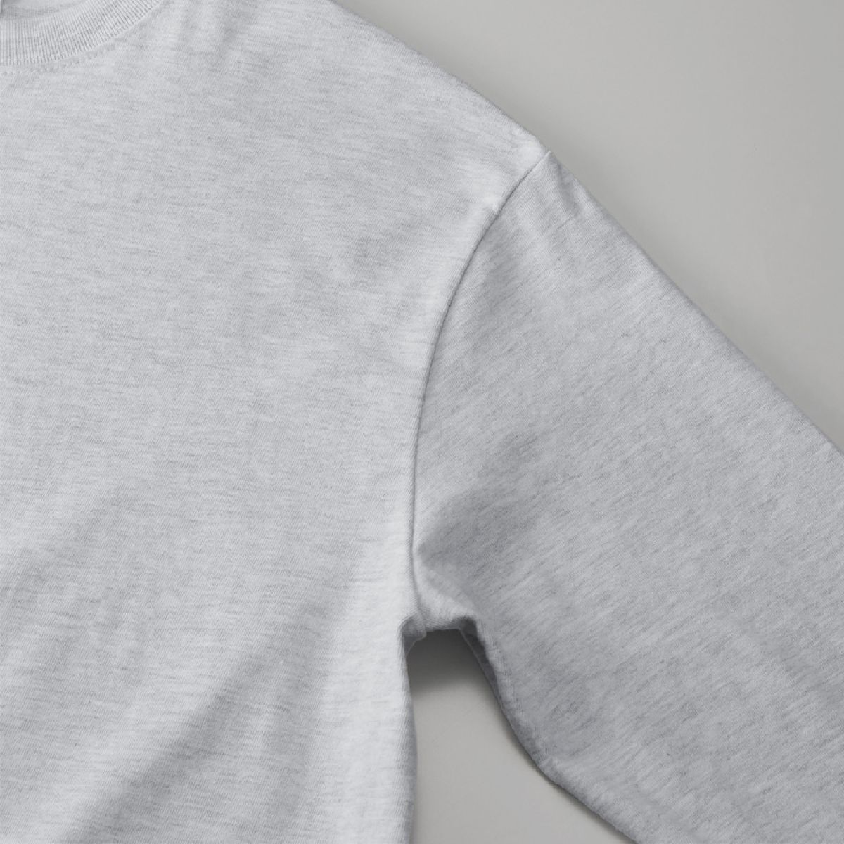 Relaxed, oversized armholes