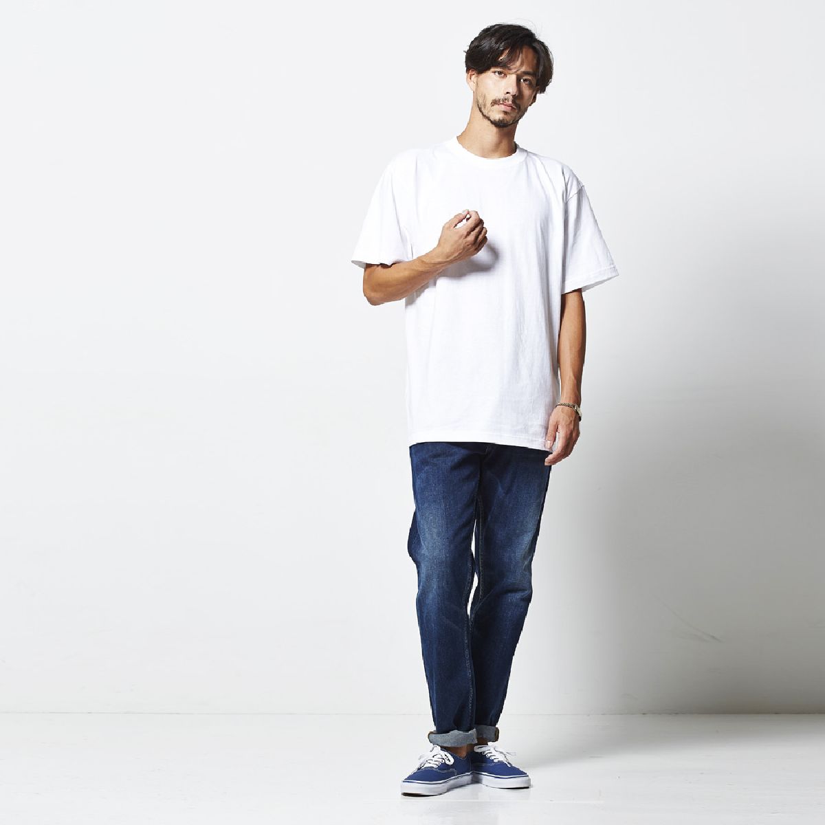 Height 182cm, wearing size XL, color 001. White.