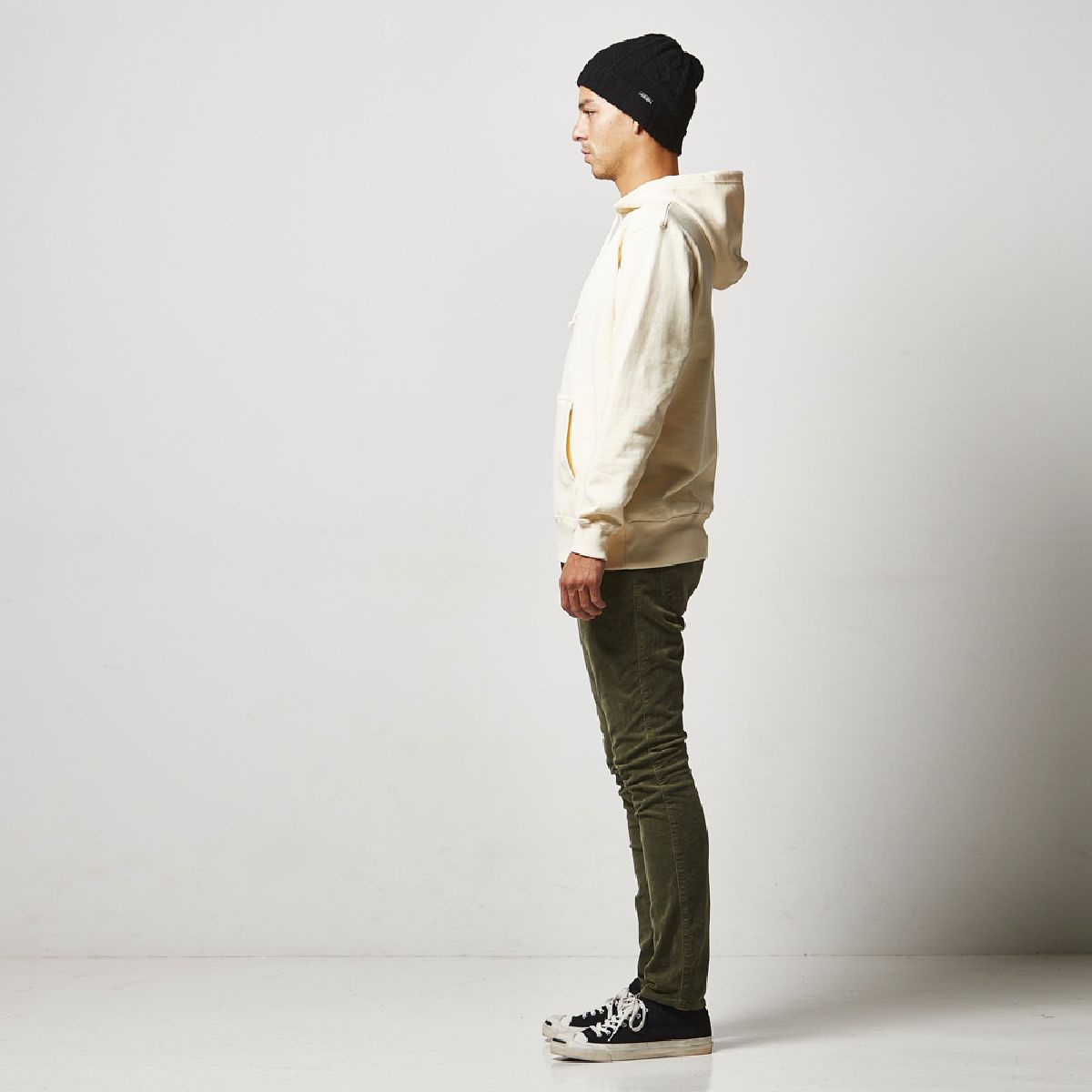 Height 182cm, Size L, Side silhouette