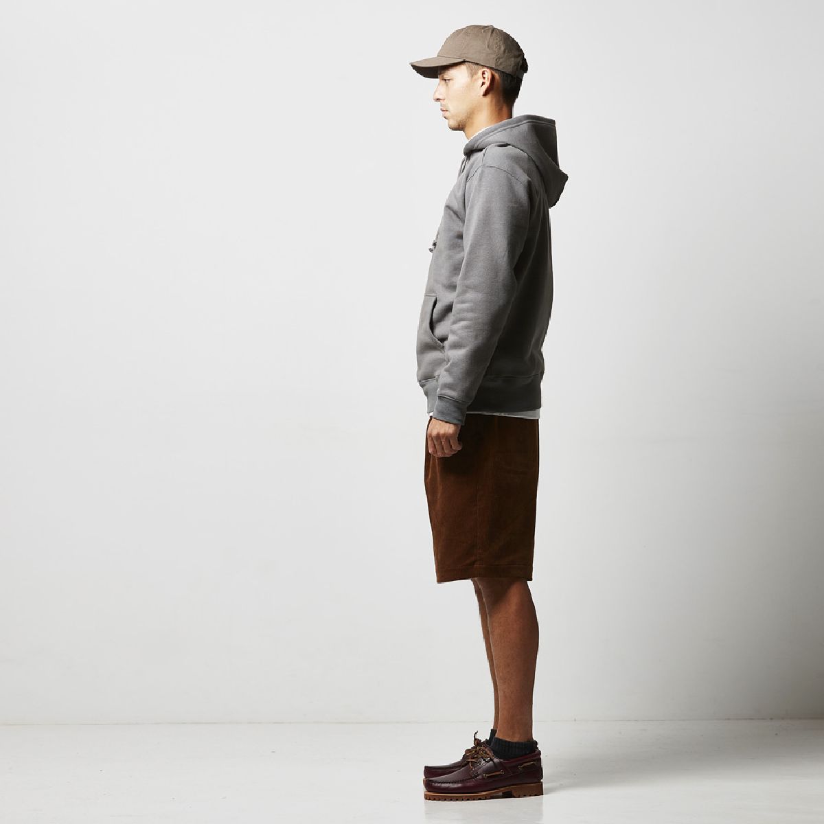Height 182cm, Size L, Side silhouette