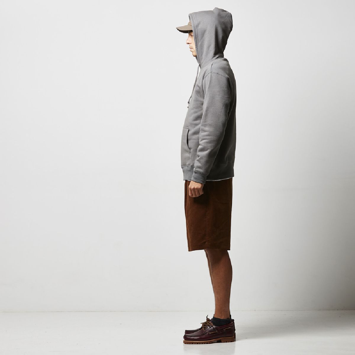 Height 182cm, Size L, Side silhouette (with hood up)