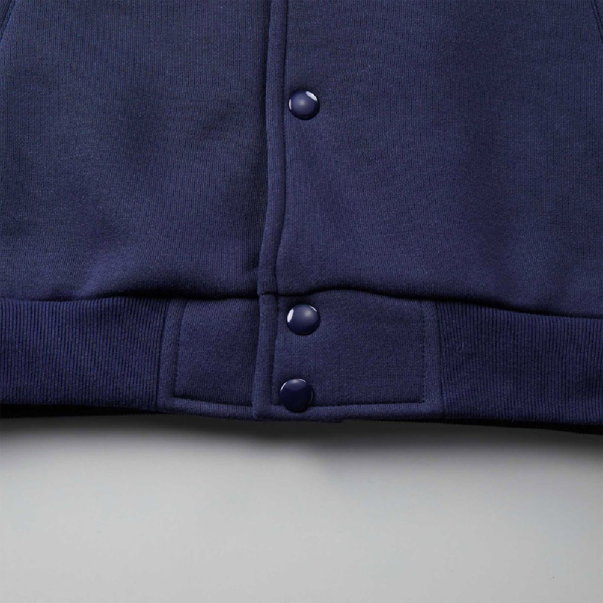The hem is ribbed.