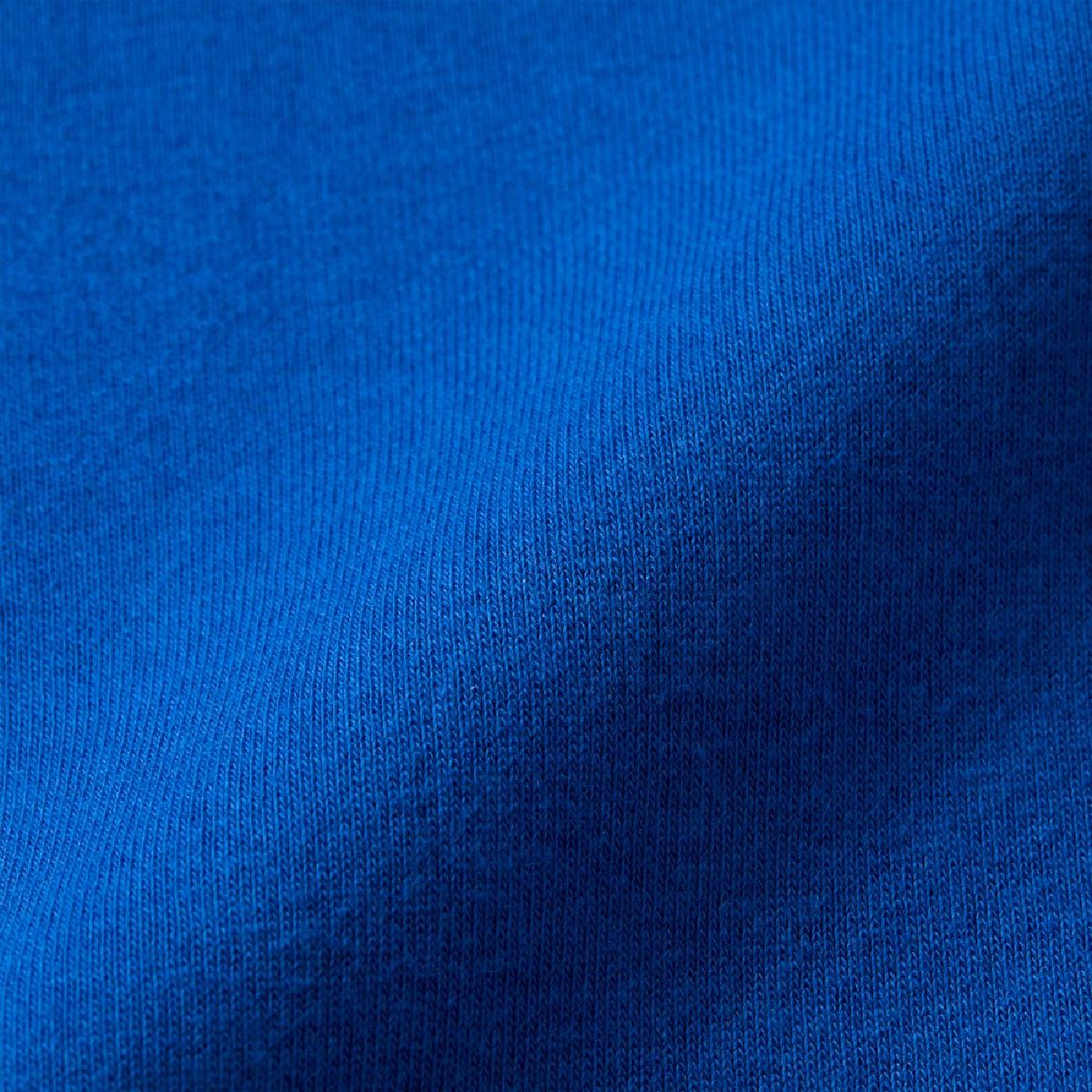 The face yarn is made of smooth 100% cotton, which reduces bleeding during printing.