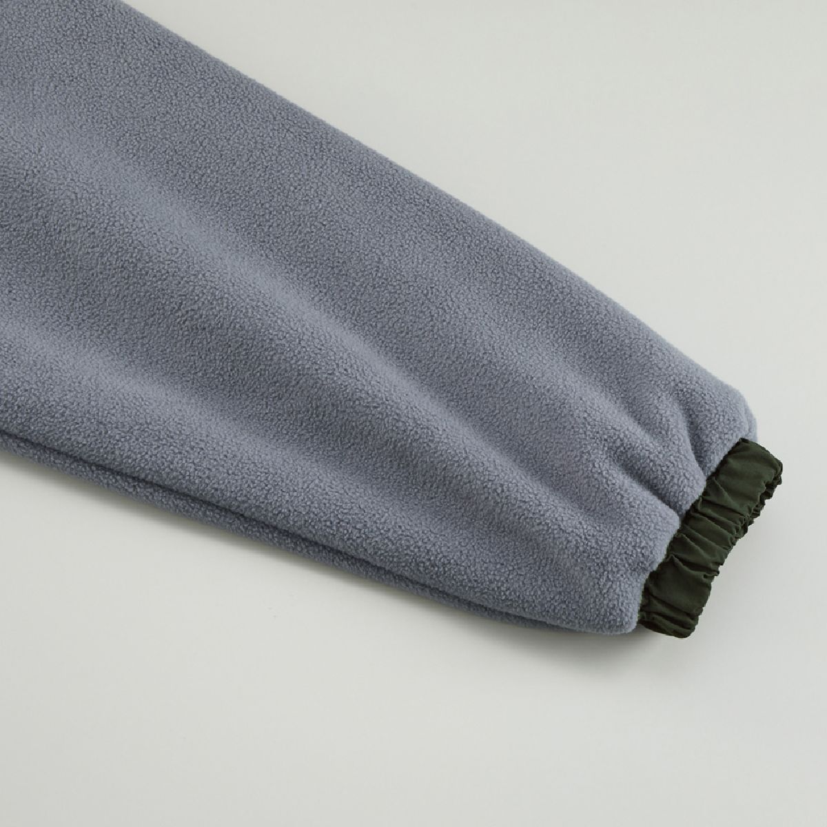 The cuffs have a nylon shirring design (on both sides).