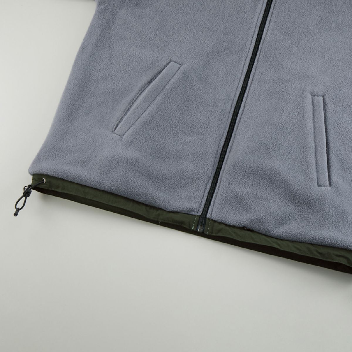 The hem is made of nylon fabric (on both sides).